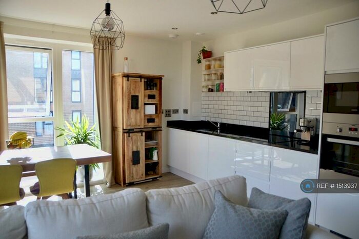 2 Bedroom Flat To Rent In Kington House, London, SE7