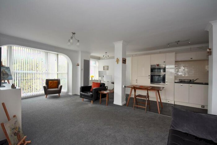 2 Bedroom Apartment For Sale In Seabank, The Esplanade, Penarth, CF64