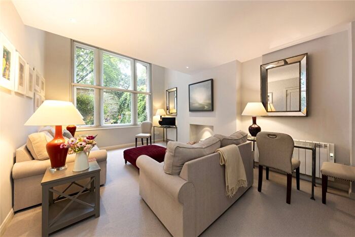1 Bedroom Flat For Sale In Embankment Gardens, London, SW3