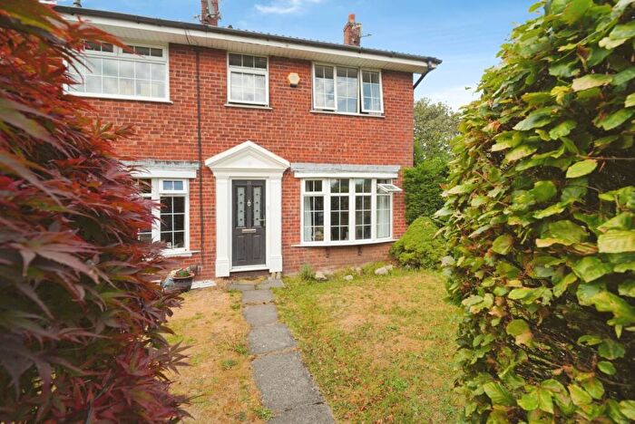 3 Bedroom End Of Terrace House For Sale In Roscoes Court, Westhoughton, Bolton, Greater Manchester, BL5