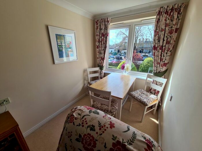 1 Bedroom Property To Rent In Windsor Way, Aldershot, GU11