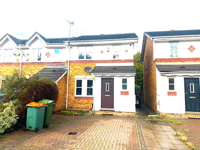3 Bedroom Semi-Detached House To Rent In Richard House Drive, London, E16