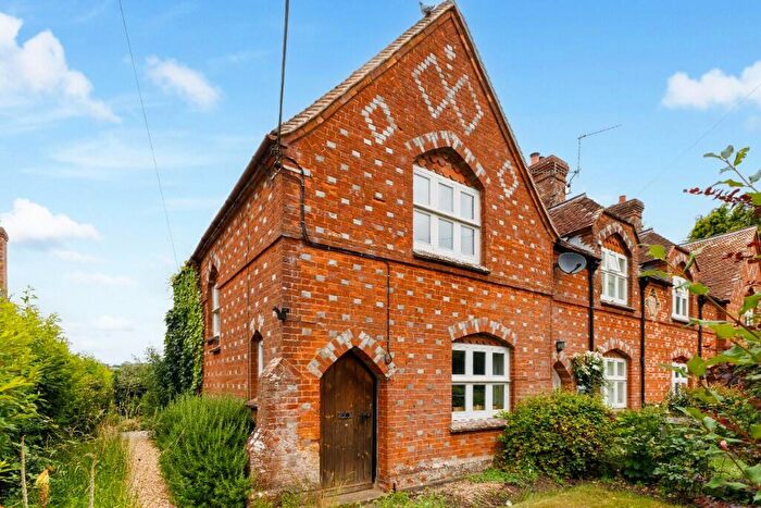 3 Bedroom Cottage For Sale In Kelston Road, SN8