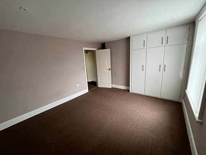 2 Bedroom End Terrace House To Rent In Ripponden Road, Oldham, OL4