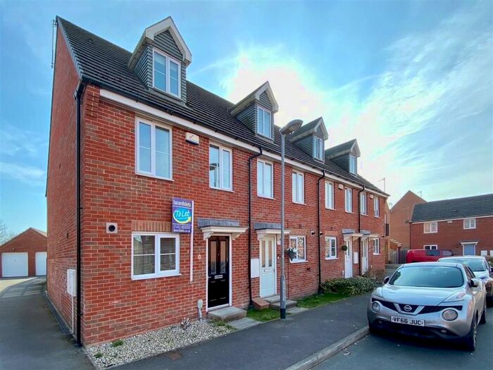 3 Bedroom Terraced House To Rent In Kingscroft Drive, Brough, HU15