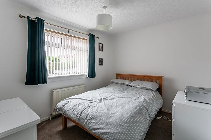 2 Bedroom Flat For Sale In Groathill Road North, Drylaw, Edinburgh, EH4