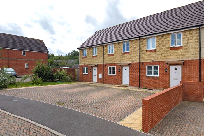 2 Bedroom Terraced House For Sale In Vesta Close, Swindon, SN26