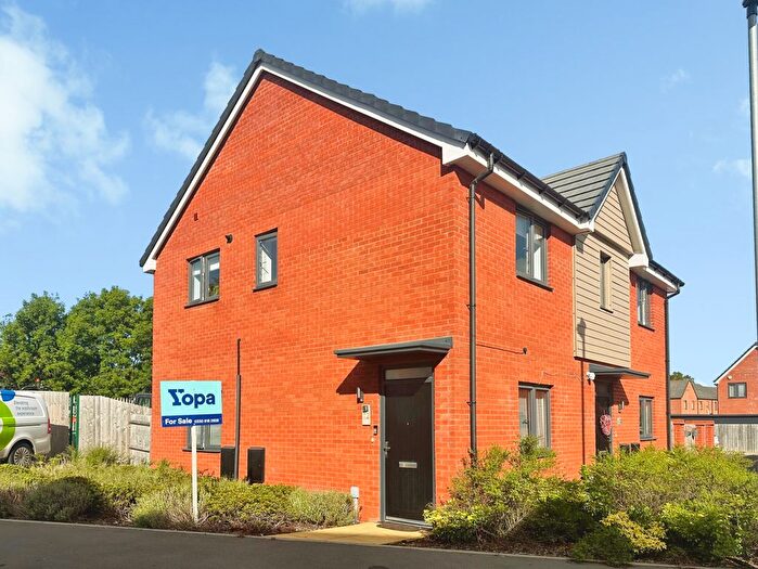 2 Bedroom Flat For Sale In Daytona Grove, Wolverhampton, WV10