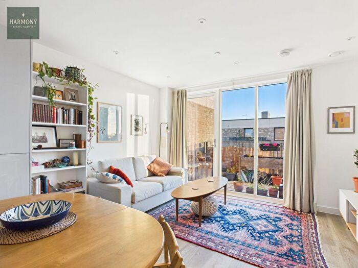 1 Bedroom Flat For Sale In Ardisia Mews, Liseran Court, E7