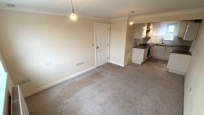 2 Bedroom Flat To Rent In Crown Gardens, Oxford Street, TA8