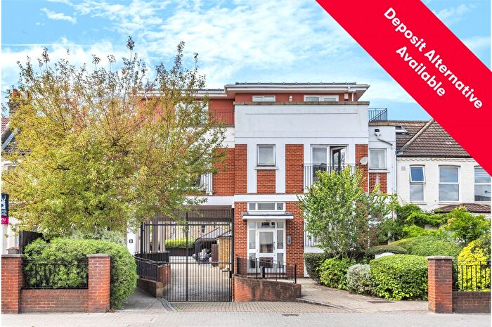 2 Bedroom Flat To Rent In Hamilton Mews, London, SW18