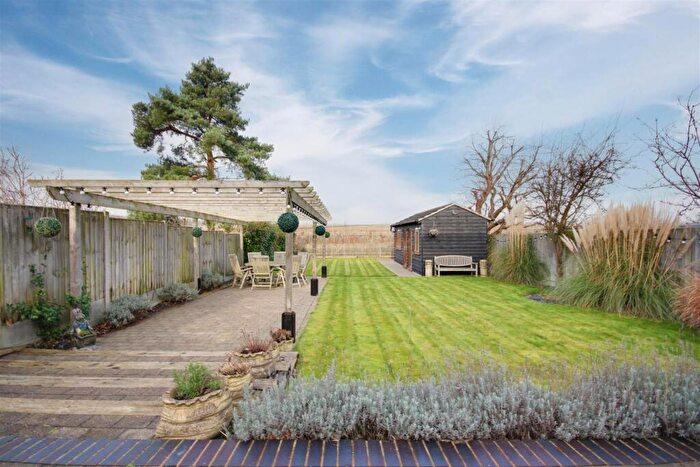 3 Bedroom Detached House For Sale In Vine Grove, Hertfordshire, CM20