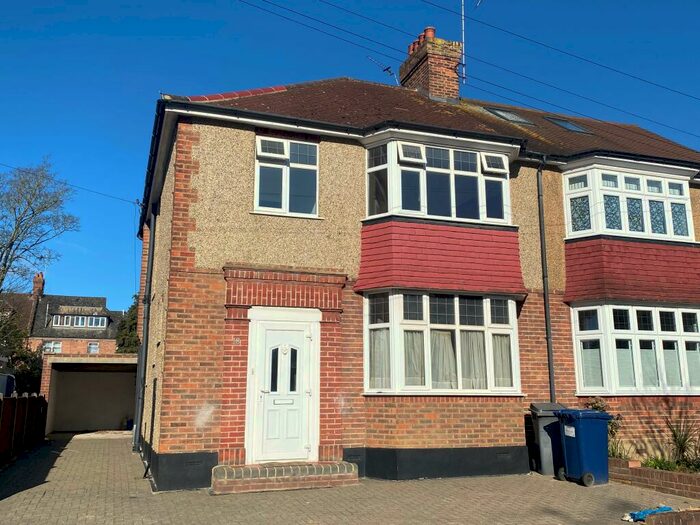 3 Bedroom Semi-Detached House To Rent In Derwent Crescent, N20