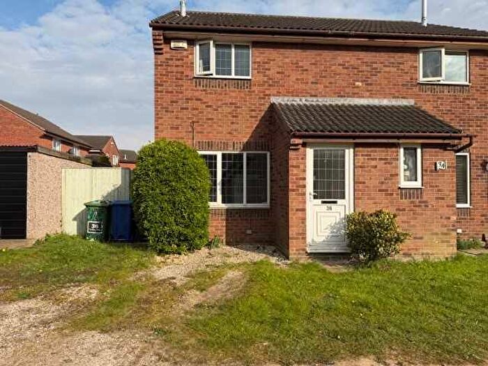 2 Bedroom Semi-Detached House For Sale In Yardley Way, Grimsby, DN34