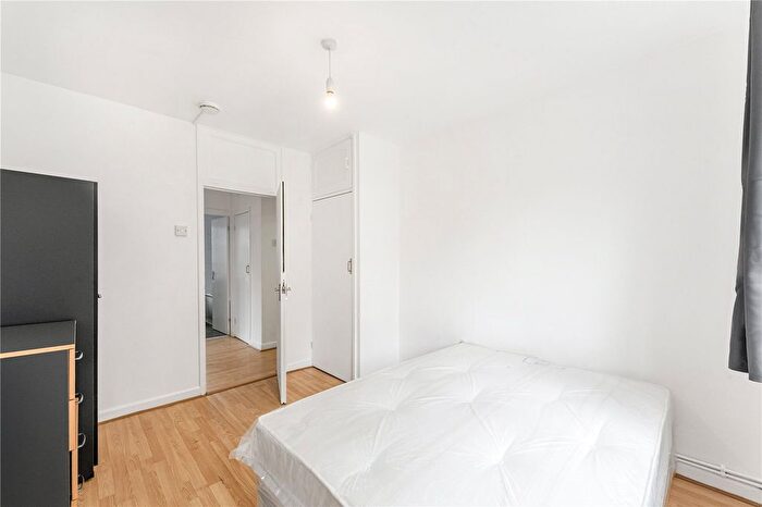 3 Bedroom Flat To Rent In Queensbridge Road, Haggerston, London, E2