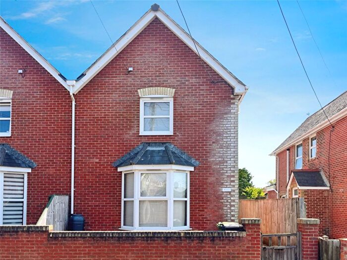 3 Bedroom Semi-detached House For Sale In Princes Road, Freshwater, Isle Of Wight, PO40