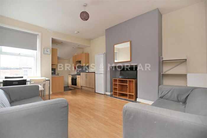 3 Bedroom Flat To Rent In (£pppw) Bolingbroke Street, Heaton, Newcastle Upon Tyne, NE6