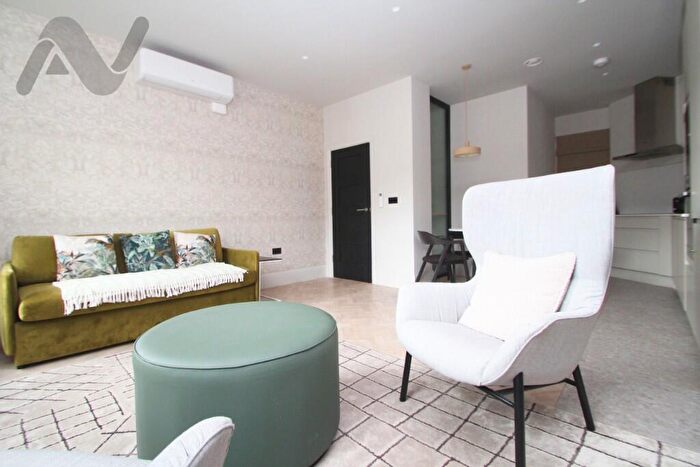 1 Bedroom Apartment To Rent In Kentish Town Road, London, NW1