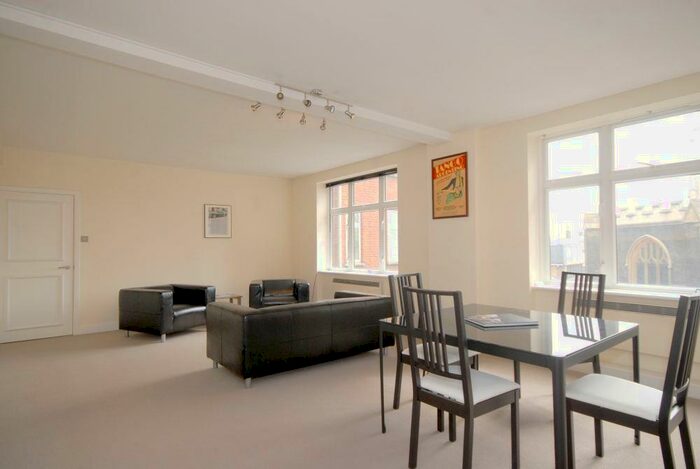 2 Bedroom Apartment To Rent In Cliffords Inn, Fetter Lane, EC4A