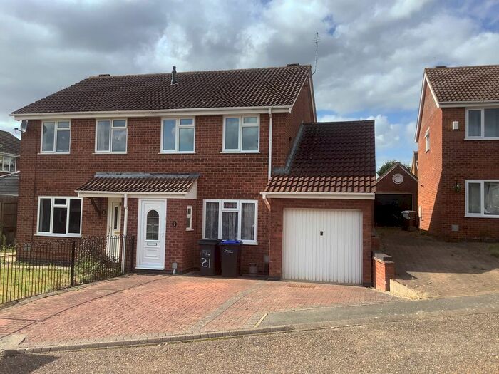 3 Bedroom Semi-Detached House To Rent In East Rising, East Hunsbury, Northampton, NN4