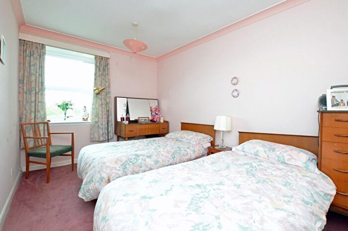 2 Bedroom Flat For Sale In East Approach Drive, Pittville, Cheltenham, GL52