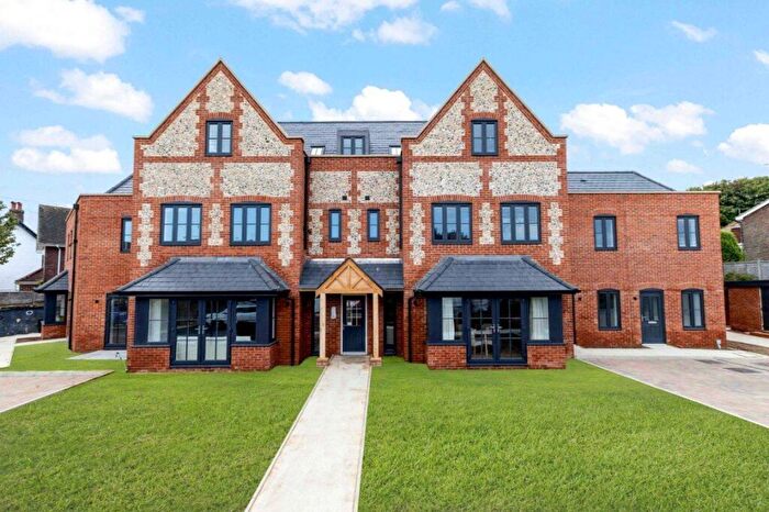 2 Bedroom Flat For Sale In Sompting, Lancing, BN15