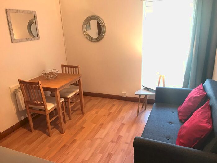 Studio To Rent In Shields Road, Newcastle Upon Tyne, NE6