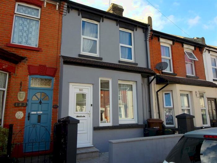 3 Bedroom House To Rent In Shakespeare Road, Gillingham, ME7