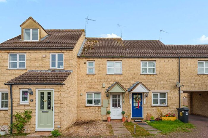 2 Bedroom Terraced House To Rent In Swansfield, Lechlade, GL7