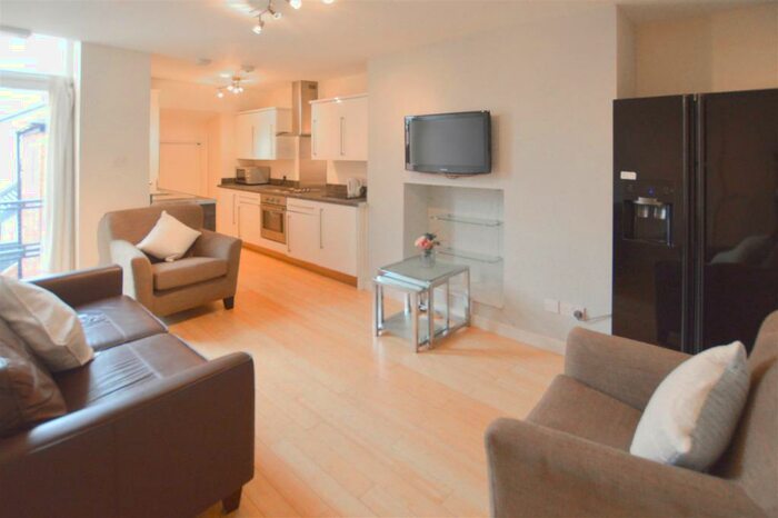 4 Bedroom Flat To Rent In - Stannington Place, Heaton, NE6