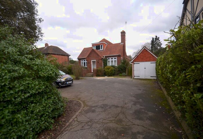 5 Bedroom Detached House To Rent In Pitts Lane, Reading, Berkshire, RG6