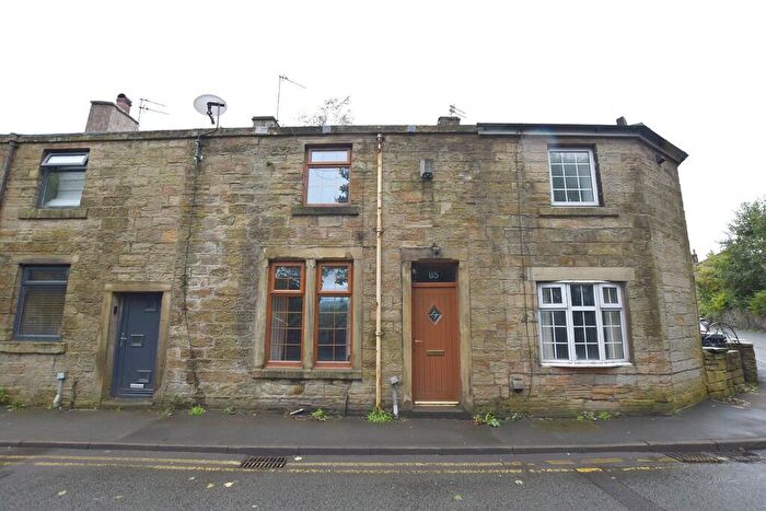2 Bedroom Cottage For Sale In Halifax Road, Burnley, Lancashire, BB10