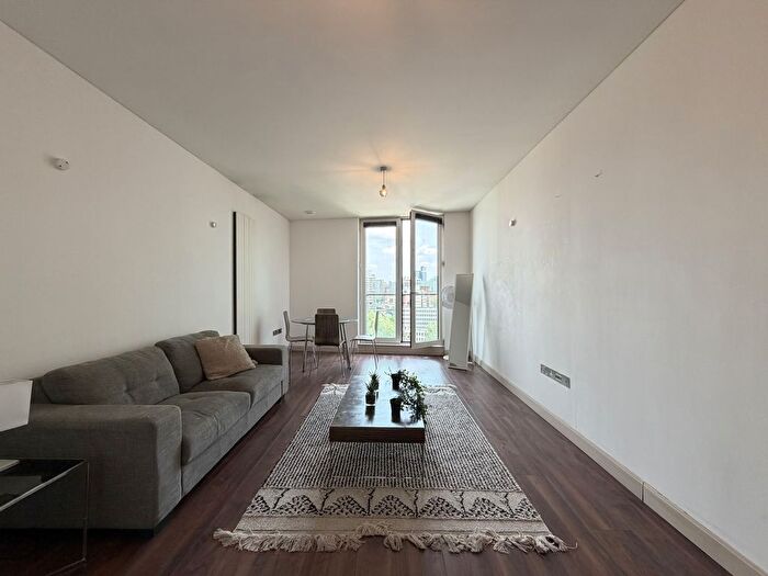 1 Bedroom Flat To Rent In Leftbank, Spinningfields, Manchester, M3
