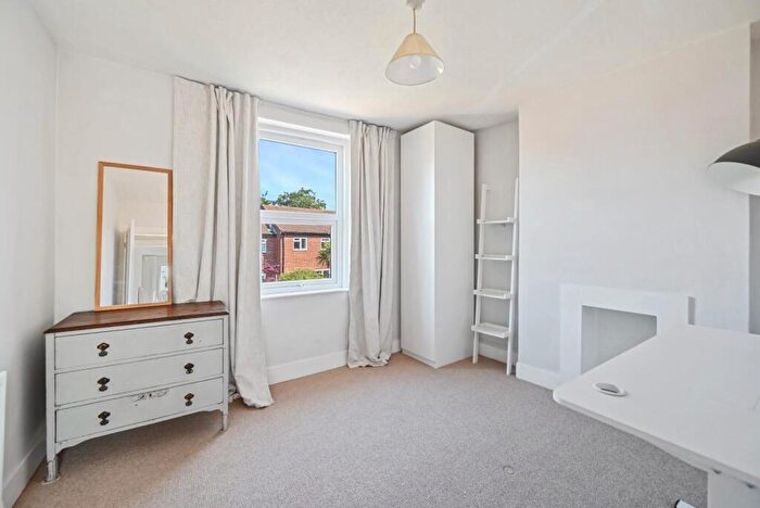 2 Bedroom End Of Terrace House For Sale In Carberry Road, Crystal Palace, London, SE19