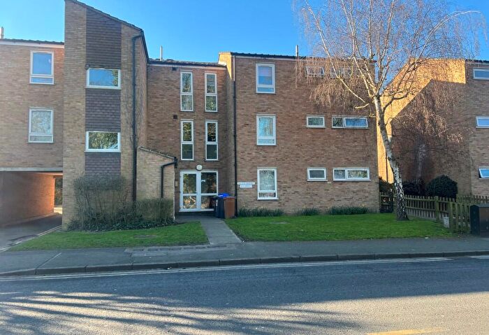 2 Bedroom Flat To Rent In Jubilee Way, Sidcup, Kent, DA14