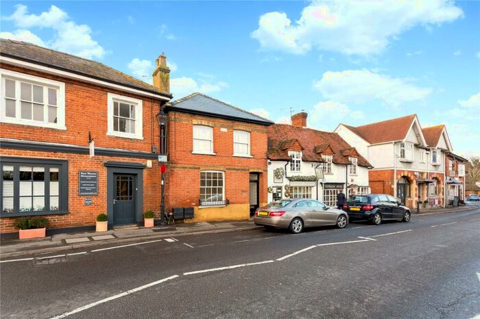 1 Bedroom Flat To Rent In High Street, Chobham, Surrey, GU24