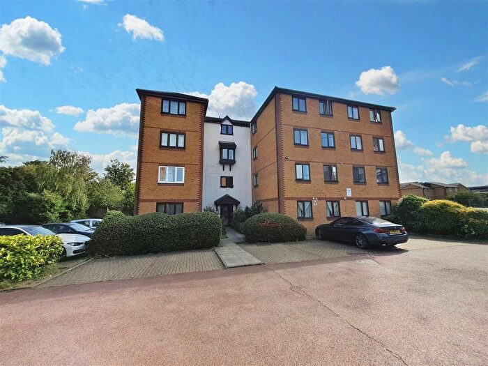 1 Bedroom Flat For Sale In Alan Hocken Way, London, E15