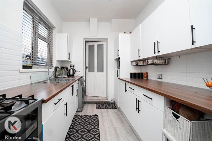 3 Bedroom End Of Terrace House For Sale In Blythswood Road, Birmingham, B11