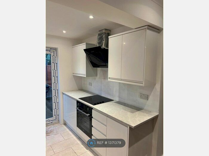 3 Bedroom Terraced House To Rent In Stowe Gardens, London, N9