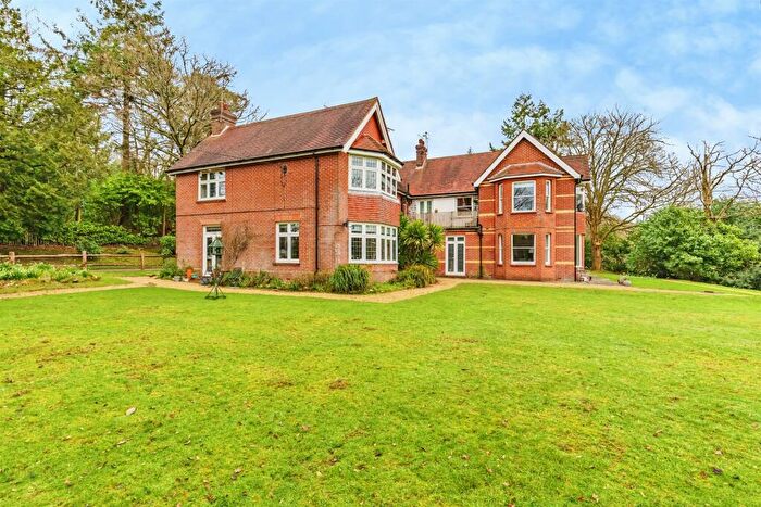 2 Bedroom Flat For Sale In Warrs Hill Road, North Chailey, Lewes, BN8