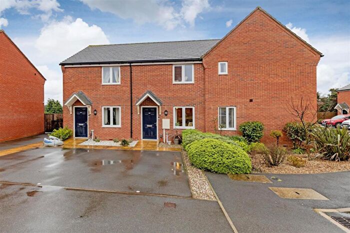2 Bedroom Terraced House For Sale In Caulfield Close, Dunston, Chesterfield, S41