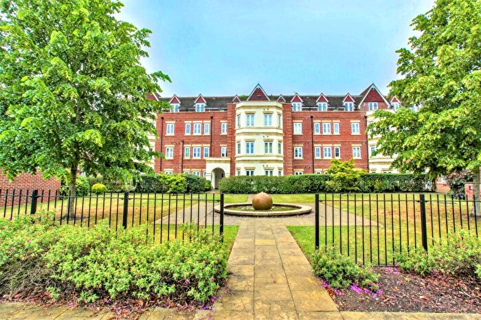 1 Bedroom Flat To Rent In The Cloisters, London Road, Guildford, Surrey, GU1