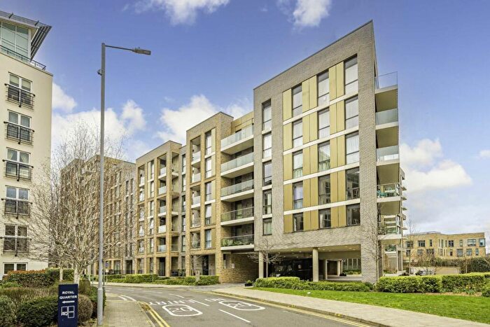 3 Bedroom Flat To Rent In Queenshurst Square, Kingston, KT2
