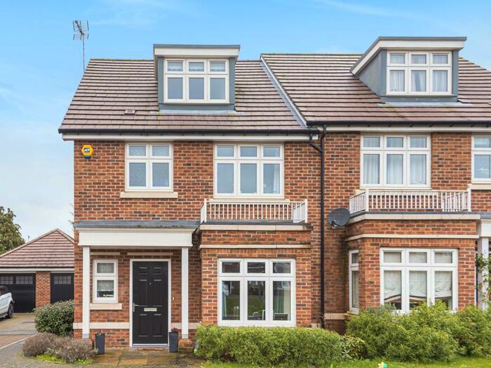 4 Bedroom Semi-Detached House To Rent In Freshers Grove, Earley, Reading, RG6