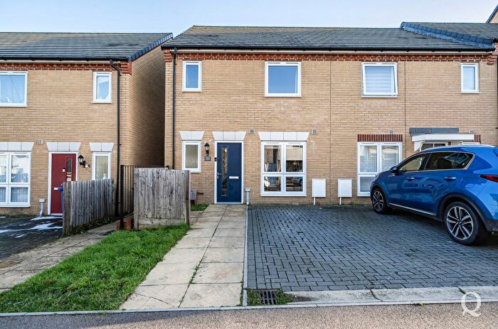 3 Bedroom End Terrace House For Sale In Charlotte Street, Sittingbourne, Kent, ME10