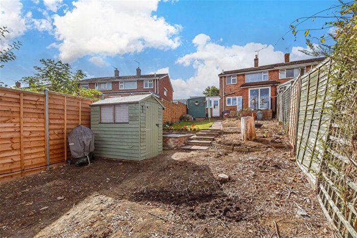 3 Bedroom Semi-detached House For Sale In Bathurst Road, Staplehurst, Tonbridge, Kent, TN12