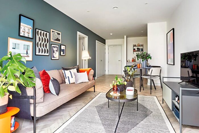 1 Bedroom Apartment To Rent In Dovetail, Box Makers Yard, BS2