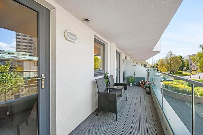 1 Bedroom Apartment For Sale In Horizons, Churchfield Road, Poole, BH15