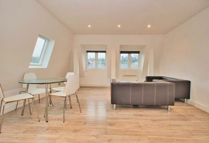 3 Bedroom Flat To Rent In Roxeth House, Shaftesbury Avenue, Harrow, HA2