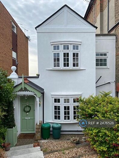 3 Bedroom Semi-Detached House To Rent In Ross Road, London, SE25